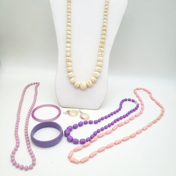 Fun Jewelry Lot of Pastel Pink Purple Cream Colored Necklaces Bracelets Earrings - Picture 1 of 13